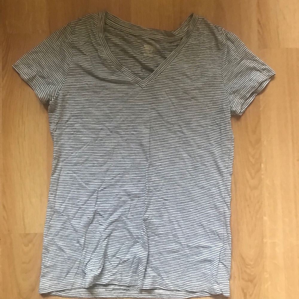 V neck stripped tee